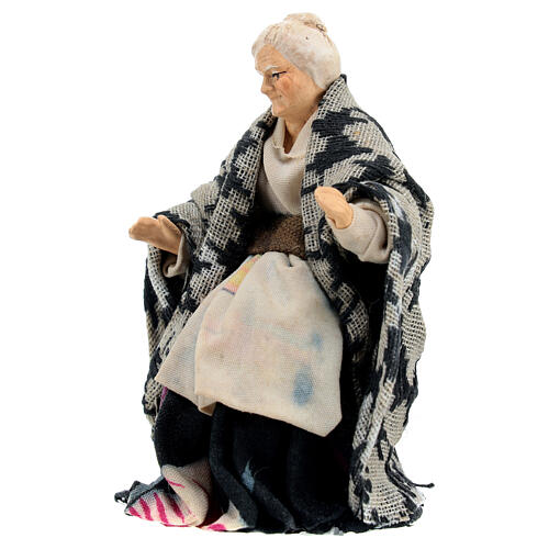 Mulher idosa sentada para presépio napolitano com figuras de altura média 12 cm 2