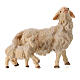 Mouton avec agneau derrière pour crèche Original Berger Val Gardena bois peint 10 cm s1