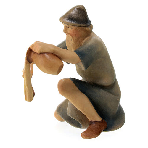 Shepherd cooking on his knees for Original Redentore Val Gardena Nativity Scene, painted wood, 12 cm characters 3