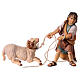 Niño que tira un carnero de rodillas para belén Original madera pintada en Val Gardena 12 cm de altura media s1