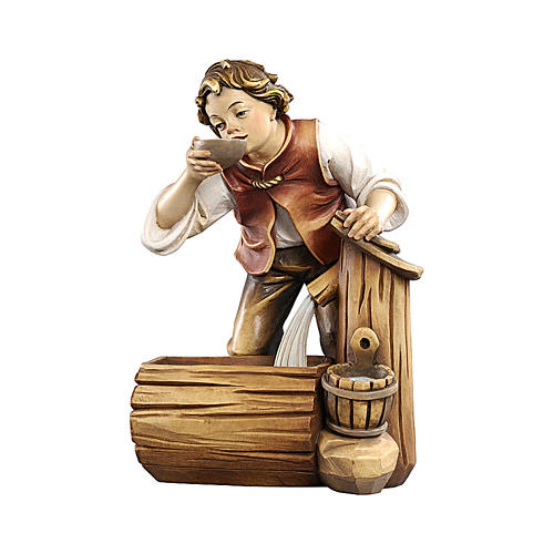 Boy at the fountain in painted wood, Kostner Nativity scene 9.5 cm 1