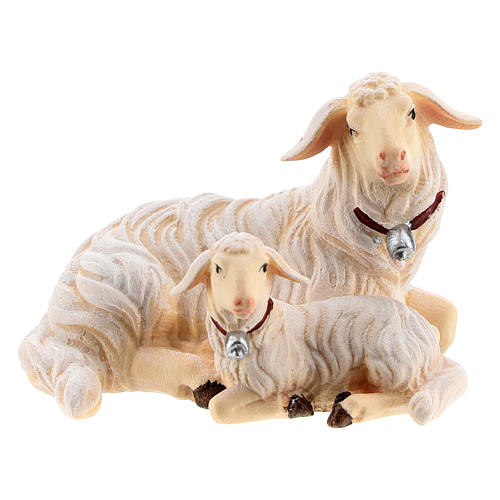 Mouton couché avec agneau bois peint Kostner crèche 12 cm 1