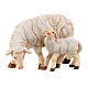 Pecora mangia con agnello legno dipinto Kostner presepe 9,5 cm s2