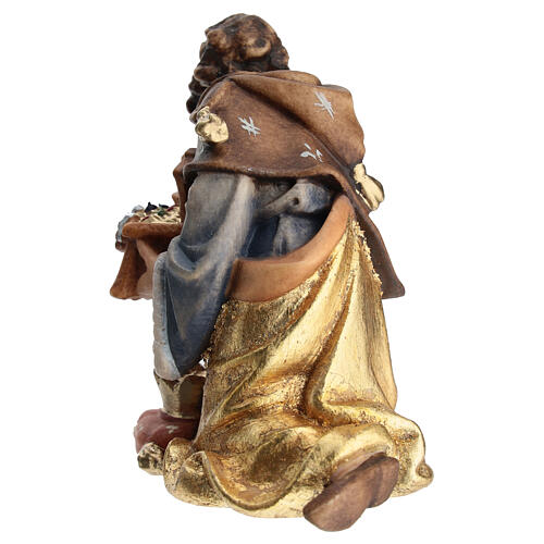 Kneeling king in painted wood for 11 cm Rainell Nativity scene, Val Gardena 4