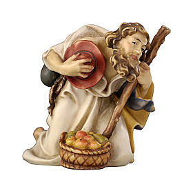 Kneeling shepherd with lamb in painted wood for 9 cm Rainell Nativity scene, Val Gardena