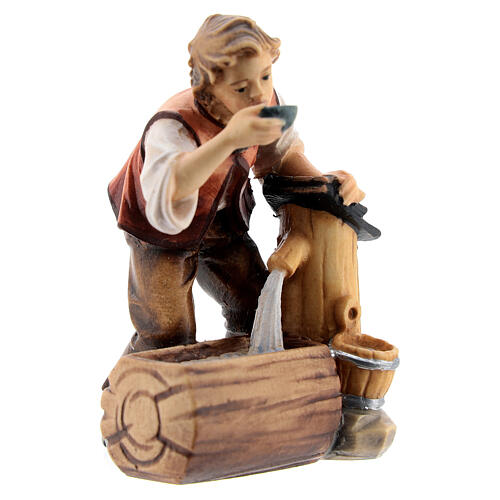 Boy at the fountain in painted wood for 9 cm Rainell Nativity scene, Val Gardena 4