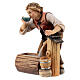 Kind beim Brunnen Grödnertal Holz für Krippe Rainell 11cm s2