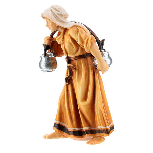 Mulher com jarra madeira pintada Val Gardena para presépio Rainell figuras altura média 9 cm 3