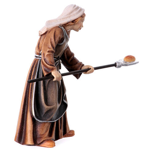 Woman with bread in painted wood for 11 cm Rainell Nativity scene, Val Gardena 3