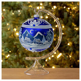 Weihnachtsbaumkugel aus mundgeblasenem Glas, Grundfarbe Blau, Motiv verschneites Dorf, 150 mm