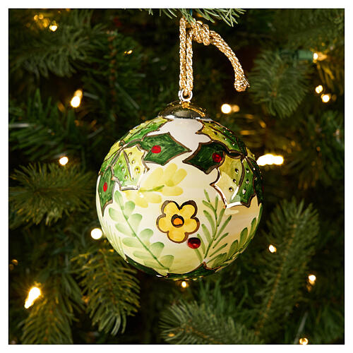 Boule de Noël Dellarte Ceramiche houx fond beige peint 10 cm 2