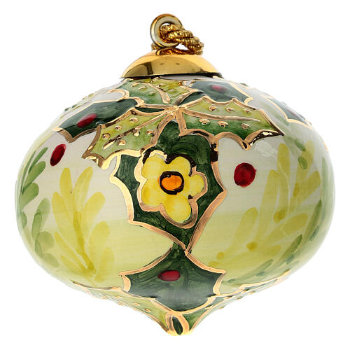 Bombka choinkowa w kształcie cebulki, ceramika, kolor kremowy z motywem ostrokrzewu, 8 cm, Dellarte Ceramiche 1