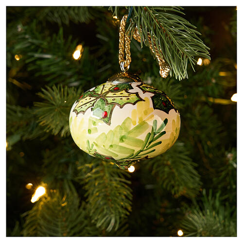 Enfeite para árvore de Natal cebola em cerâmica fundo creme azevinho 8 cm Dellarte Ceramiche 2