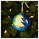 Boule de Noël Dellarte Ceramiche avec sapin doré peint à la main fond bleu 10 cm s2