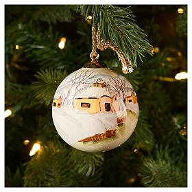 Pallina albero Natale borgo innevato sfondo bianco 8 cm dipinta a mano Dellarte Ceramiche