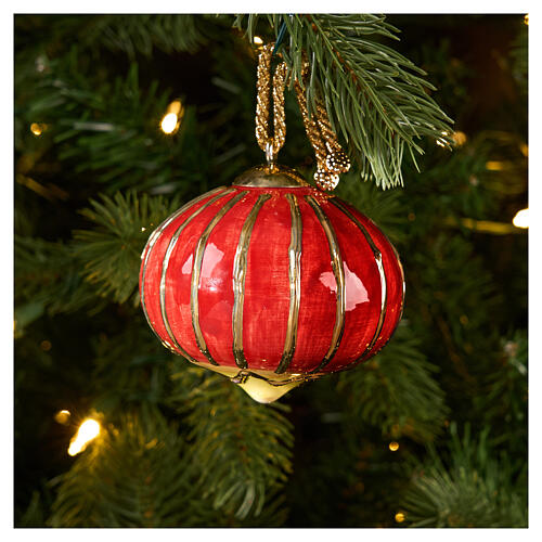 Bola forma cebolla Dellarte Ceramiche navideña roja rayas oro verticales 8 cm 2