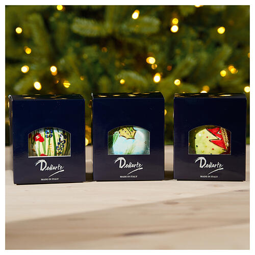 Bola de Natal Dellarte Ceramiche flores roxas folhas verdes pintada à mão 8 cm 5