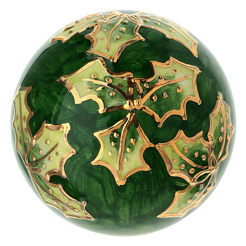 Bola árbol Navidad acebo fondo verde Dellarte Ceramiche pintada a mano 8 cm 4