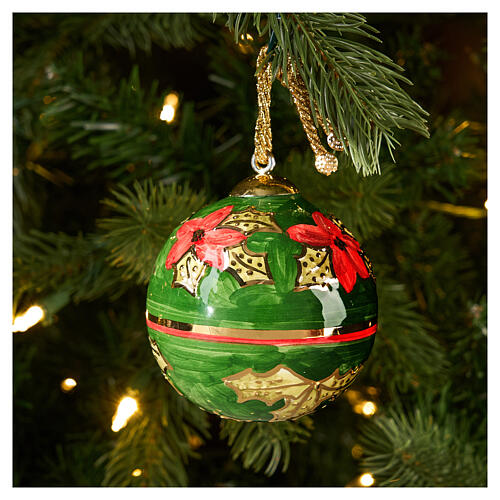 Bola de Natal Dellarte Ceramiche fundo verde riscas vermelho ouro 8 cm pintada à mão 2