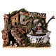 Ambientação casas com fontanário estilo pedras para presépio com figuras altura média 8-10 cm, medidas: 15x20x14 cm s1
