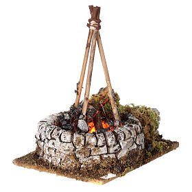 Feuerstelle auf Steinen mit Flammen, 10x10x5 cm