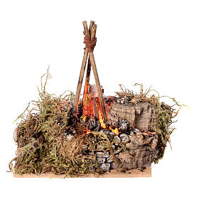 Feuerstelle auf Steinen mit Flammen, 10x10x5 cm