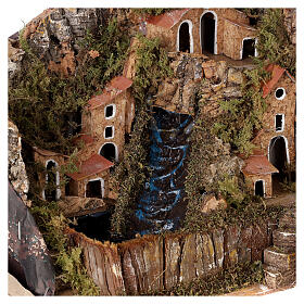 Dörfchen mit Wasserfall und Pumpe, 20x20x15 cm