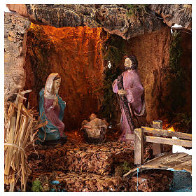 Presépio com rio e luzes e Natividade de Jesus, figuras altura média 10 cm, medidas: 50x23x26 cm