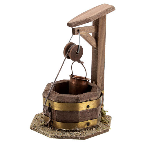 Dark wood well with pulley and bucket 10x5x5 cm for Nativity Scene with 10 cm characters 2