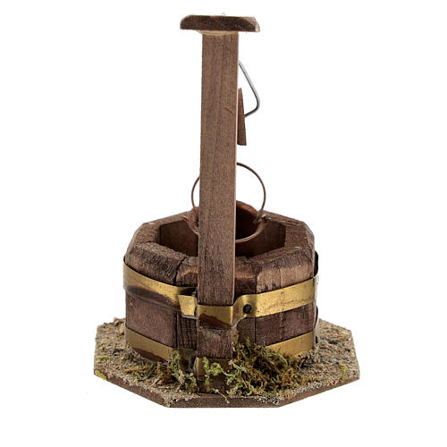 Poço em miniatura de madeira escura com balde e roldana para presépio com figuras de altura média 10 cm, medidas: 10,5x7x7 cm 4