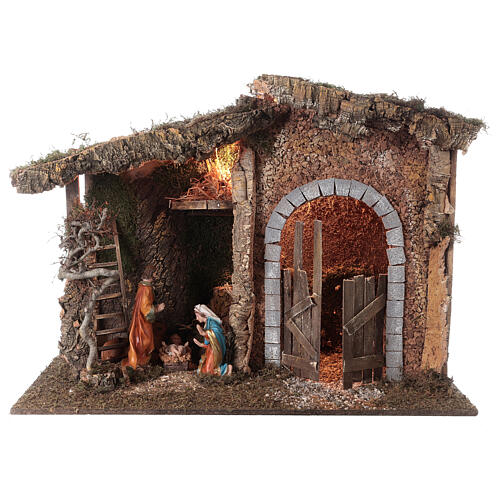 Estábulo cortiça com fenil e luz para Natividade com figuras de 20 cm 55x80x40 cm 1
