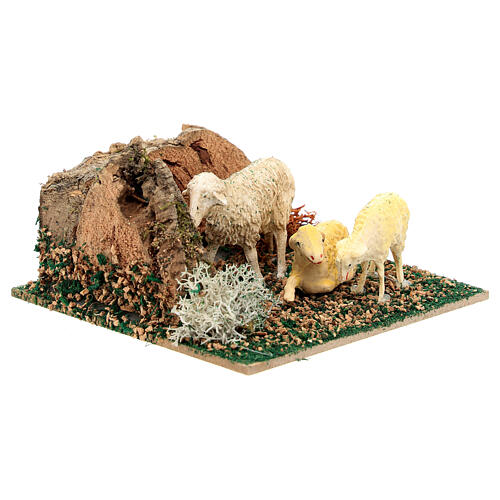 Grazing sheep in cork for 10 cm nativity 5x10x10 cm 3