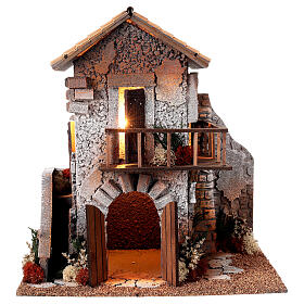 Casa com balcão e luzes 35x35x25 cm para presépio com figuras de 10-12 cm