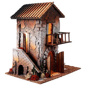 Casa com balcão e luzes 35x35x25 cm para presépio com figuras de 10-12 cm