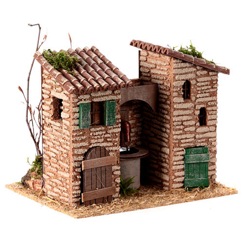 Fontaine entre deux maisons 15x20x15 cm pour crèche rustique de 8 cm 3