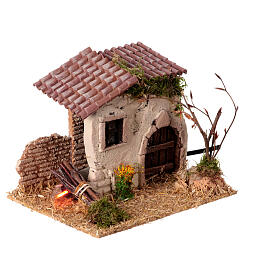 Rustikales Bauernhaus und Lagerfeuer, Krippenzubehör, für 6 cm Figuren, 15x20x15 cm