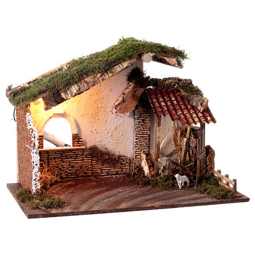 Zniszczona stajenka z owcą, szopka 10 cm, 40x60x30 cm 3