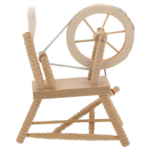 Roda de fiar com lã em miniatura madeira clara para presépio com figuras altura média 12 cm 1