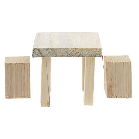 Stół z drewna 6x7x7 cm taborety 4x2x2 cm, szopka 14 cm