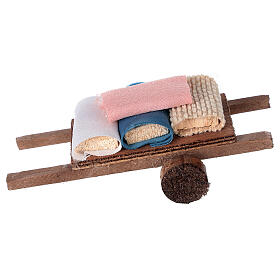 Arbeitsgeräte für Krippe: Wagen mit Stoff, Maße 5x15x5 cm, für 8-10 cm Krippen 