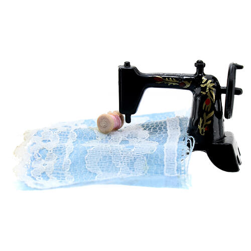Mini sewing machine and tools 8 cm resin nativity scene 2