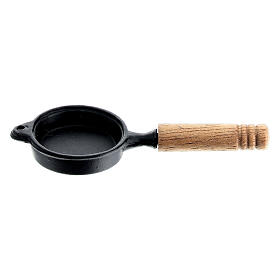 Miniature skillet with wooden handle for 12 cm Nativity Scene