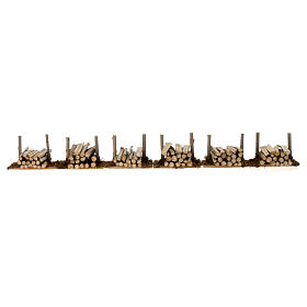 Bois à brûler empilé 5 cm pour crèche 10 cm