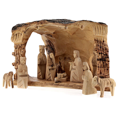 Stajenka ze Sceną Narodzin, pień drewno oliwne, 11 figurek 10 cm, Betlemme, 20x30x20 cm 3
