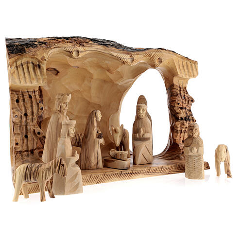 Stajenka ze Sceną Narodzin, pień drewno oliwne, 11 figurek 10 cm, Betlemme, 20x30x20 cm 5