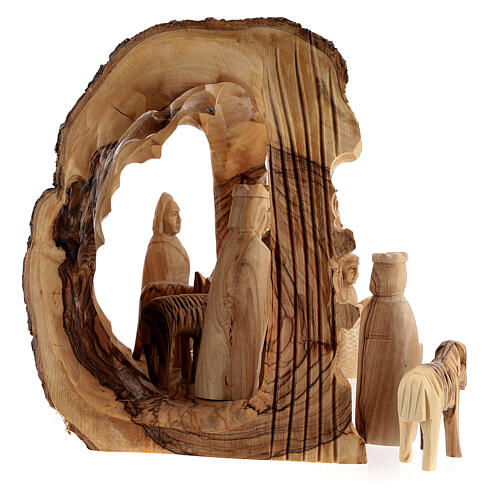 Stajenka ze Sceną Narodzin, pień drewno oliwne, 11 figurek 10 cm, Betlemme, 20x30x20 cm 6