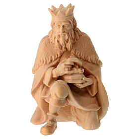 Wise Man on his knees statue for 12 cm Mountain Nativity Scene, Swiss pine natural wood