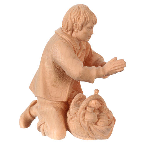 Shepherd on his knees with bread, statue of Swiss pinewood for 12 cm Mountain Nativity Scene 3