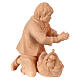Pastore inginocchiato con pane presepe Montano Cirmolo legno 12 cm s3