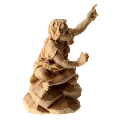 Child sitting by the fire for Mountain Nativity Scene of 10 cm, Swiss pinewood 3